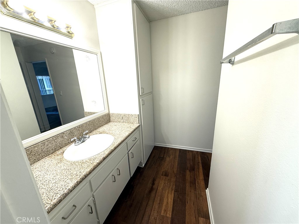 Hawthorne Condo: 4015 137th Street