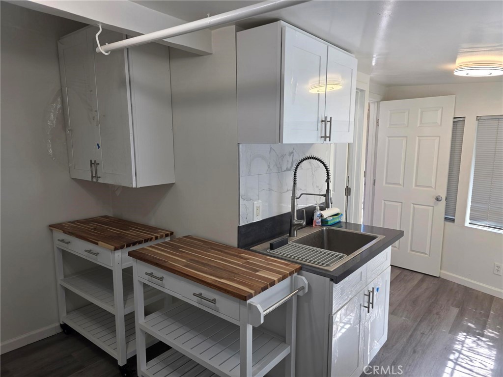 Glendale Condo: 554 Hawthorne Street