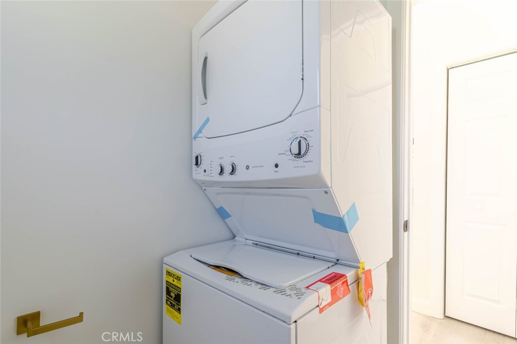 Northridge Condo: 17426 Roscoe Boulevard