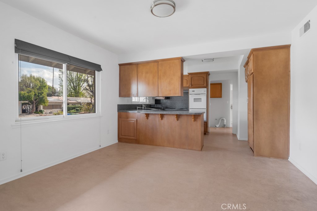 Northridge Condo: 10151 Babbitt Avenue