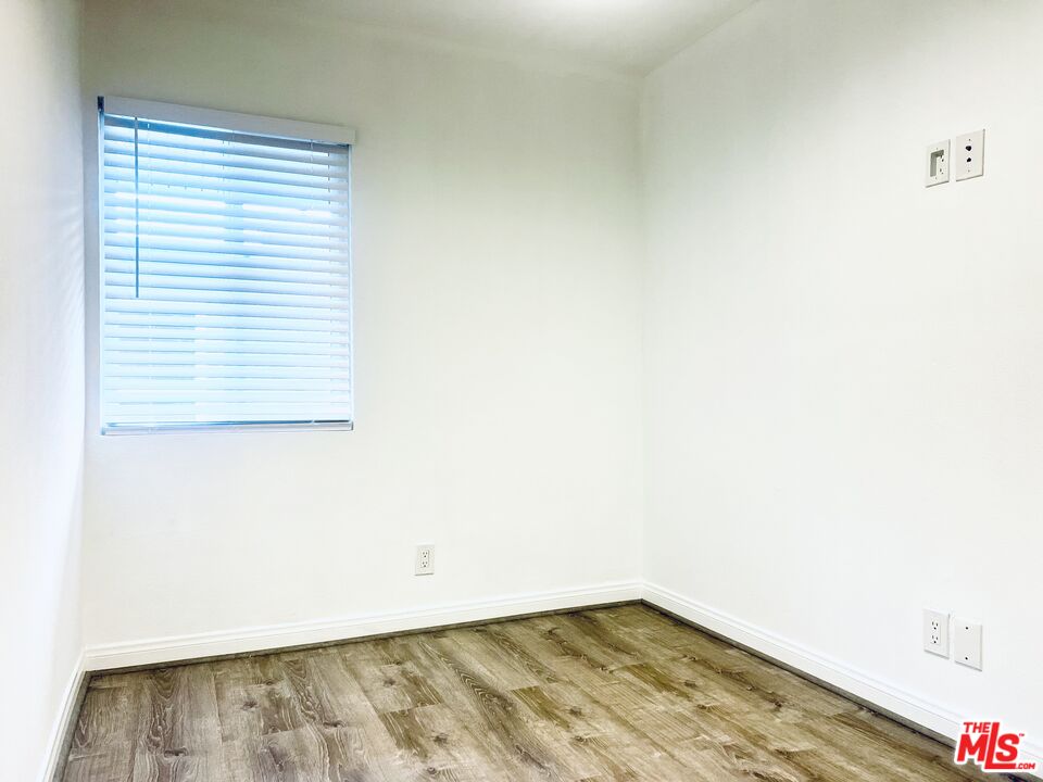 Glendale Condo: 451 Ivy Street