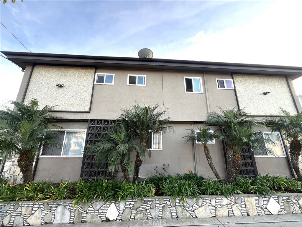 Hawthorne Condo: 4750 West Broadway