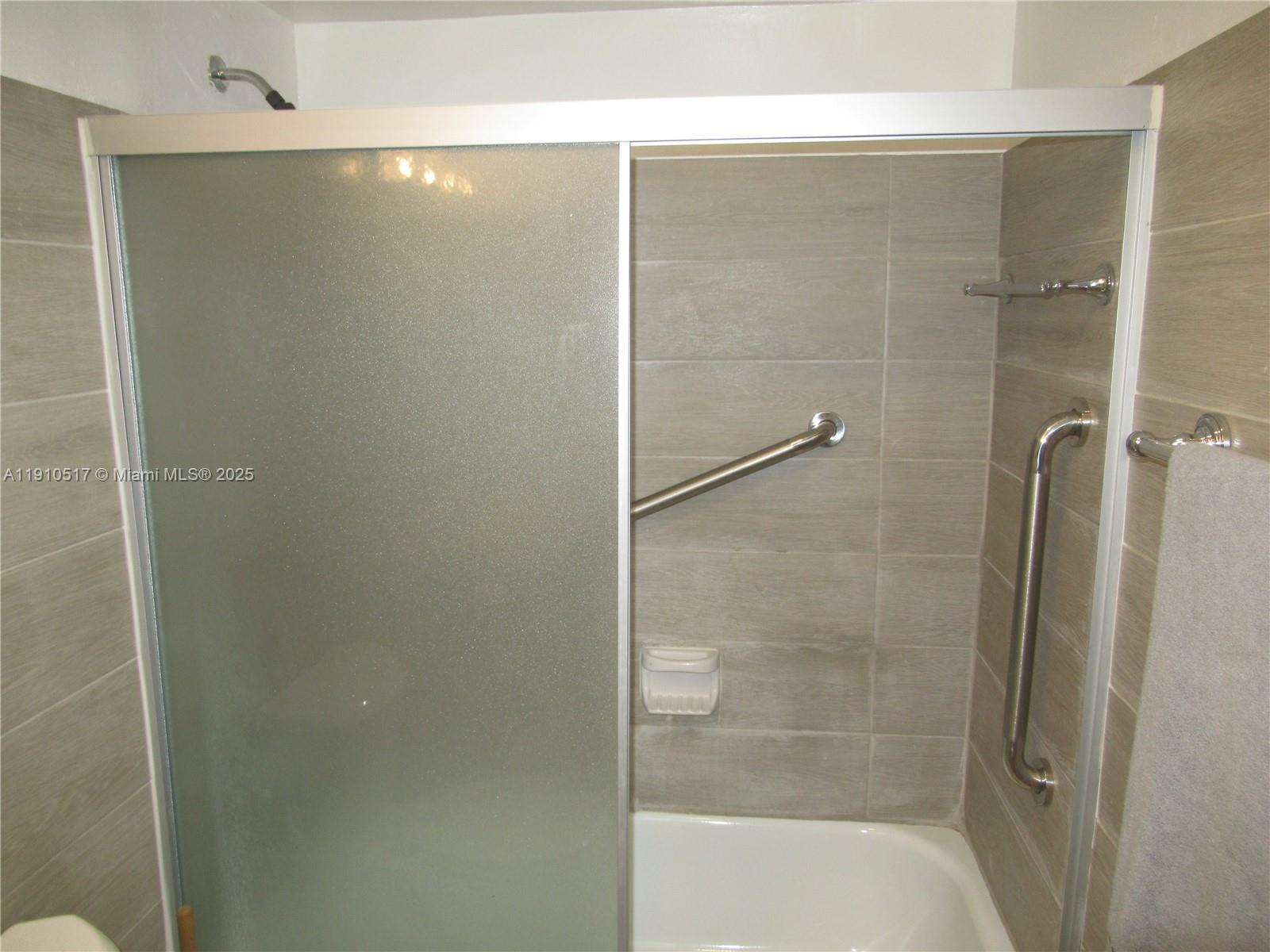 Hallandale Beach Condo: 581 Blue Heron Drive