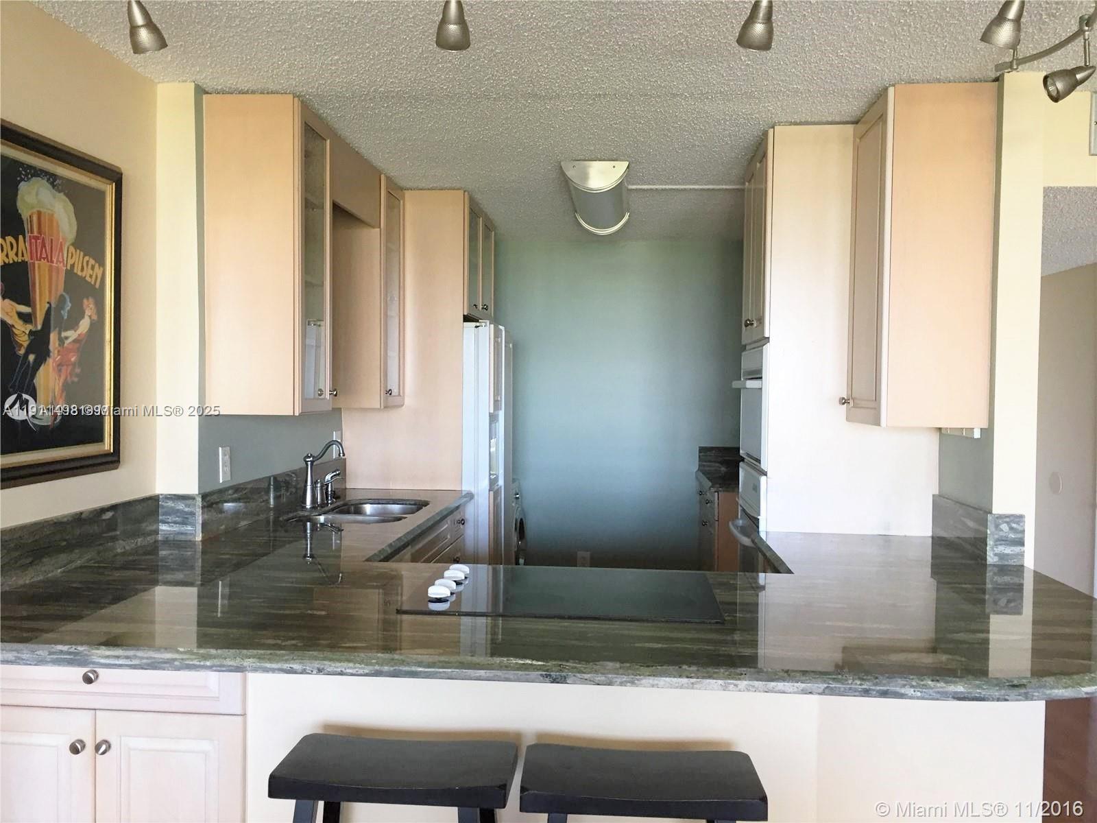 Hallandale Beach Condo: 200 Leslie Drive