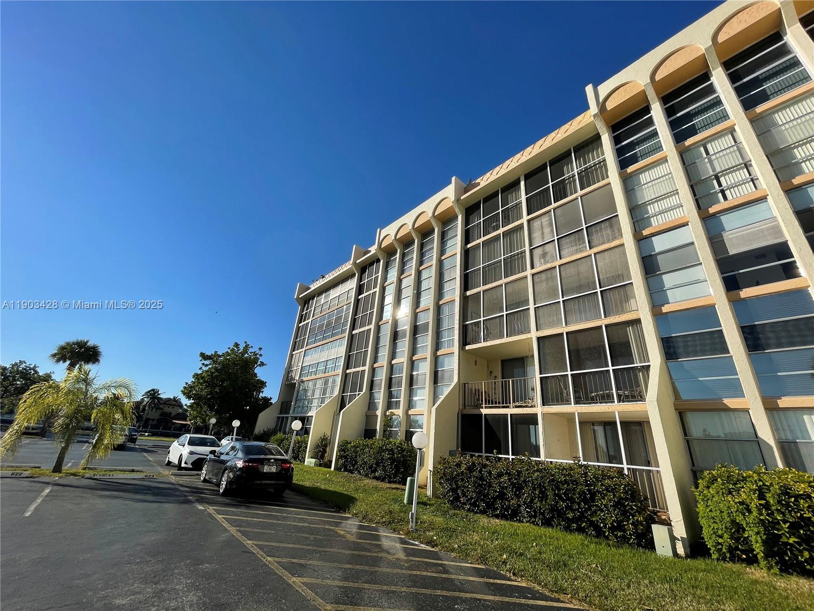 Hallandale Beach Condo: 801 Three Islands Boulevard