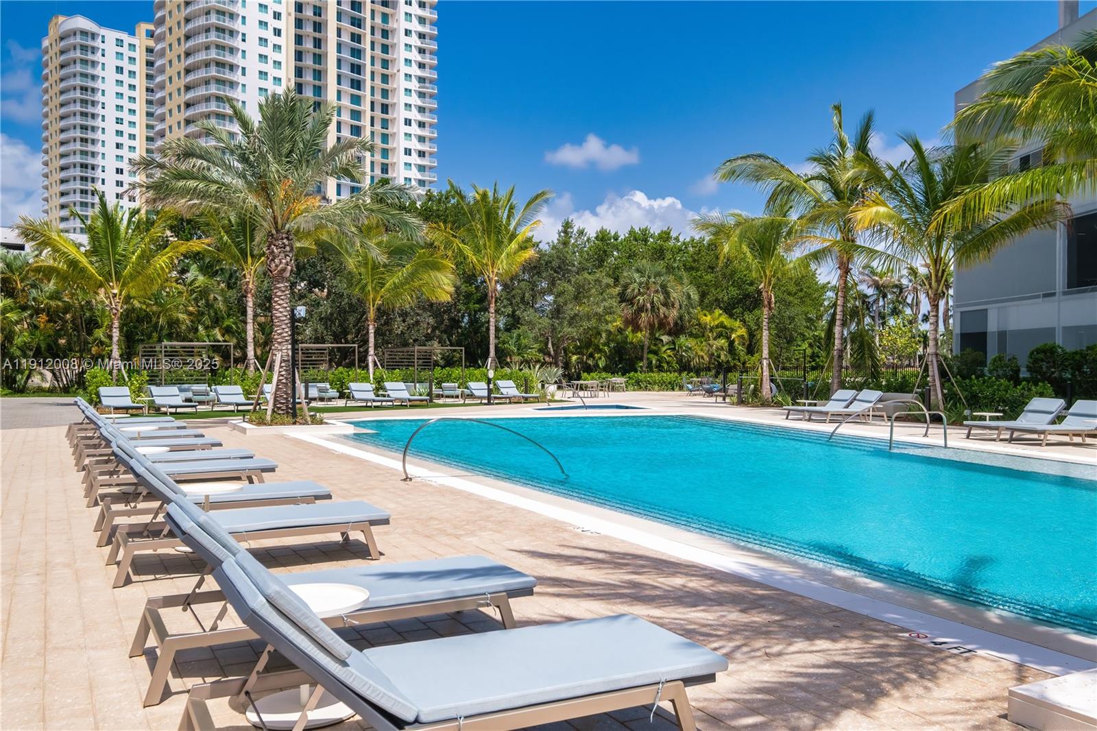 Hallandale Beach Condo: 101 Diplomat Parkway