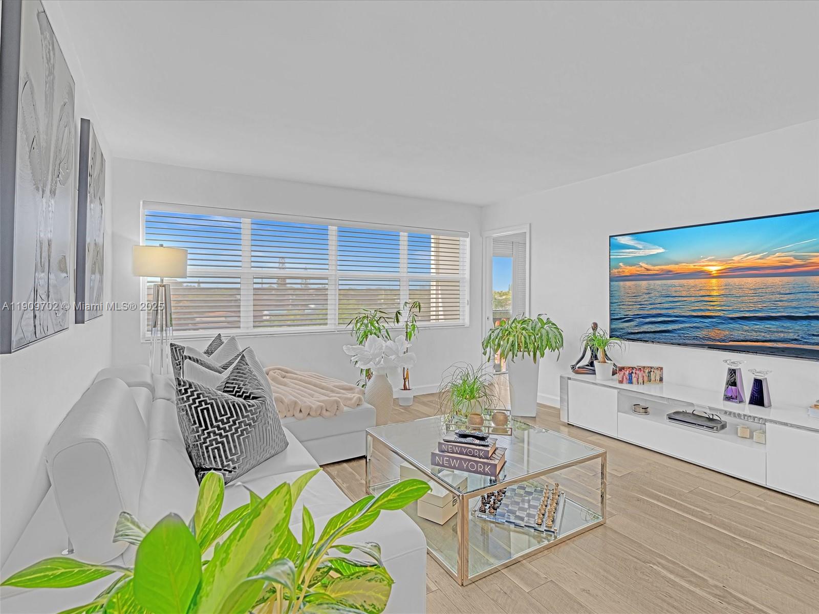 Hallandale Beach Condo: 215 Southeast 3rd Avenue