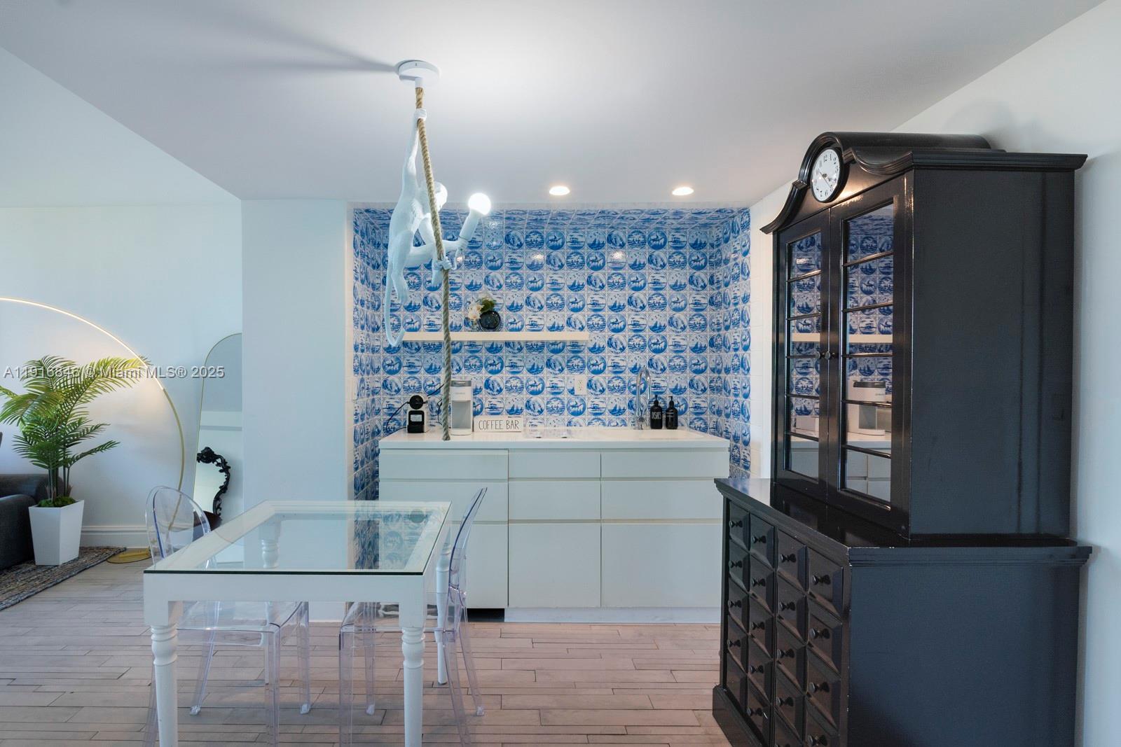 Miami Beach Condo: 1100 West Avenue