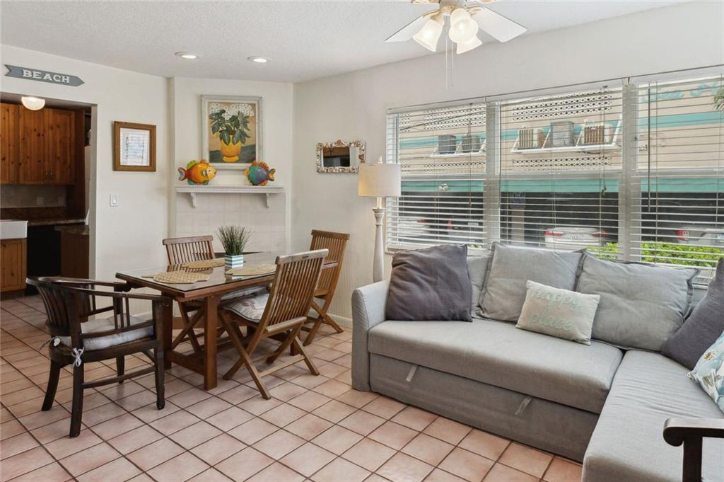 Hollywood Condo: 301 Van Buren Street