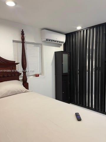 Hollywood Condo: 2215 Mayo Street