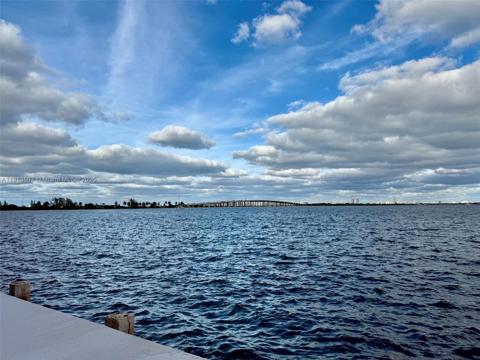 Miami Condo: 555 Northeast 30th Street