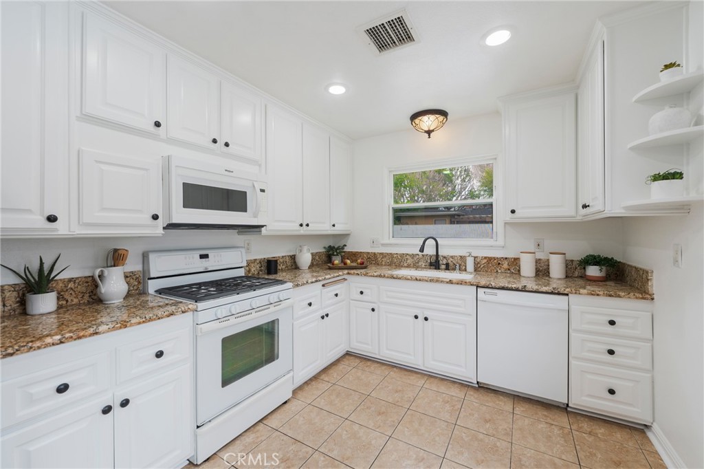 Long Beach Condo: 3203 Faust Avenue