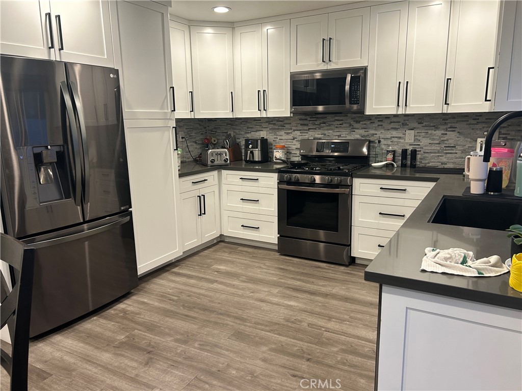 Lake Forest Condo: 19 Calotte Place