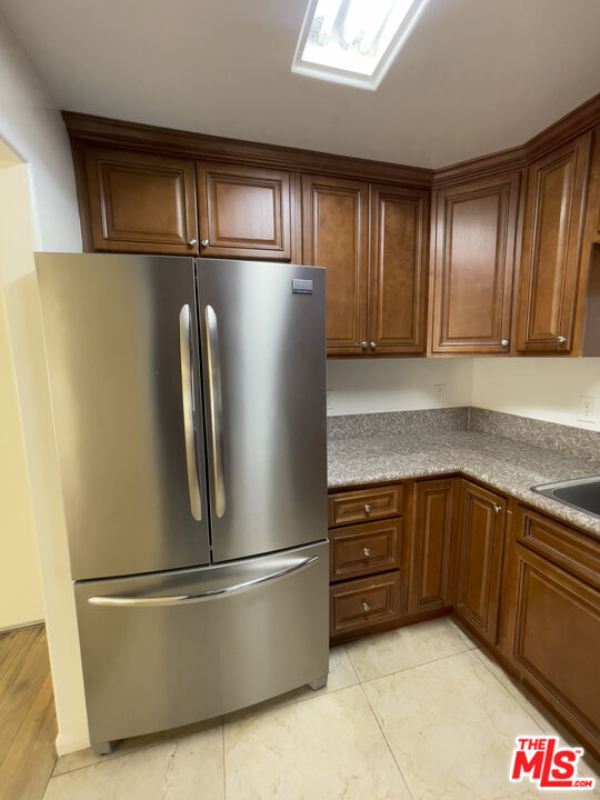 Van Nuys Condo: 15939 Victory Boulevard