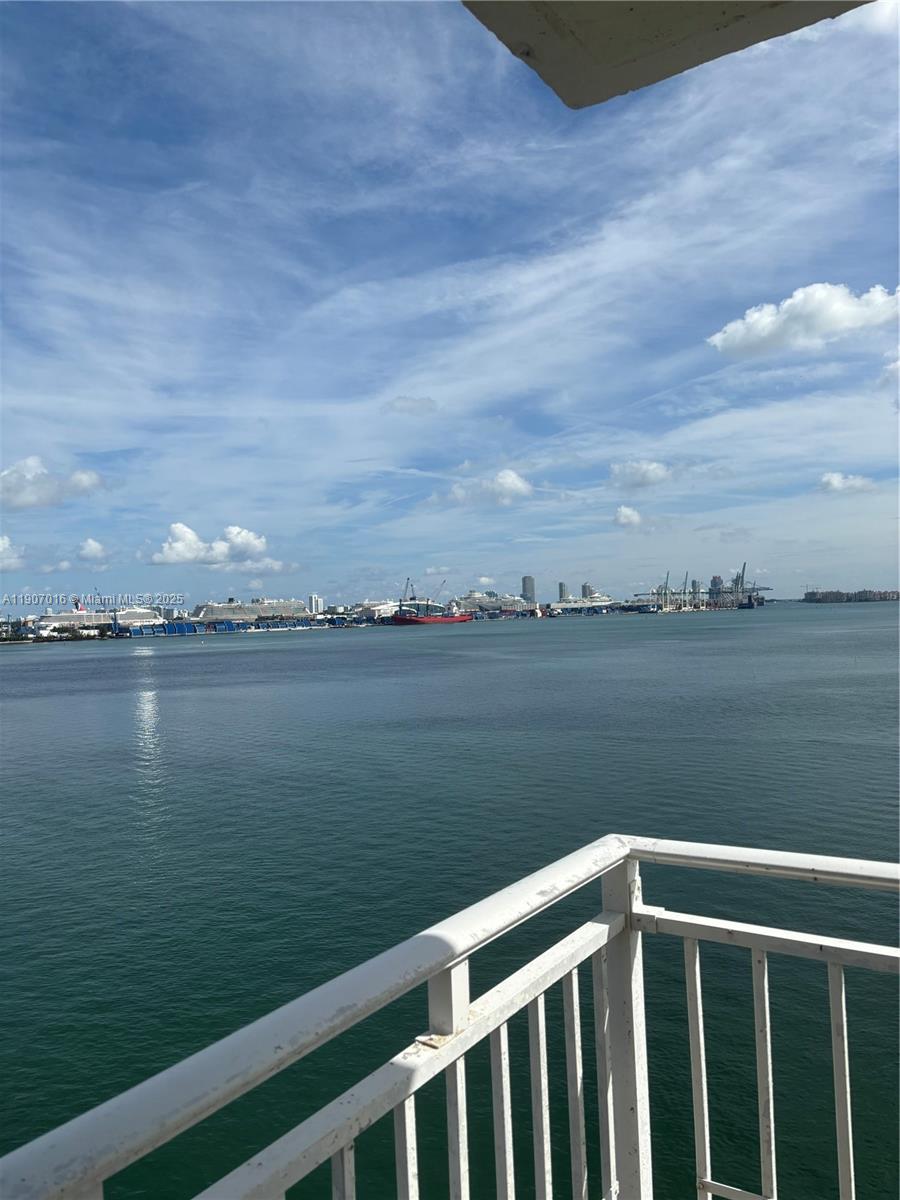 Miami Condo: 770 Claughton Island Drive