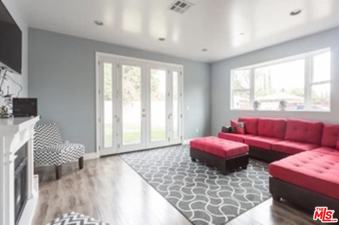 Van Nuys Condo: 7311 Gaviota Avenue