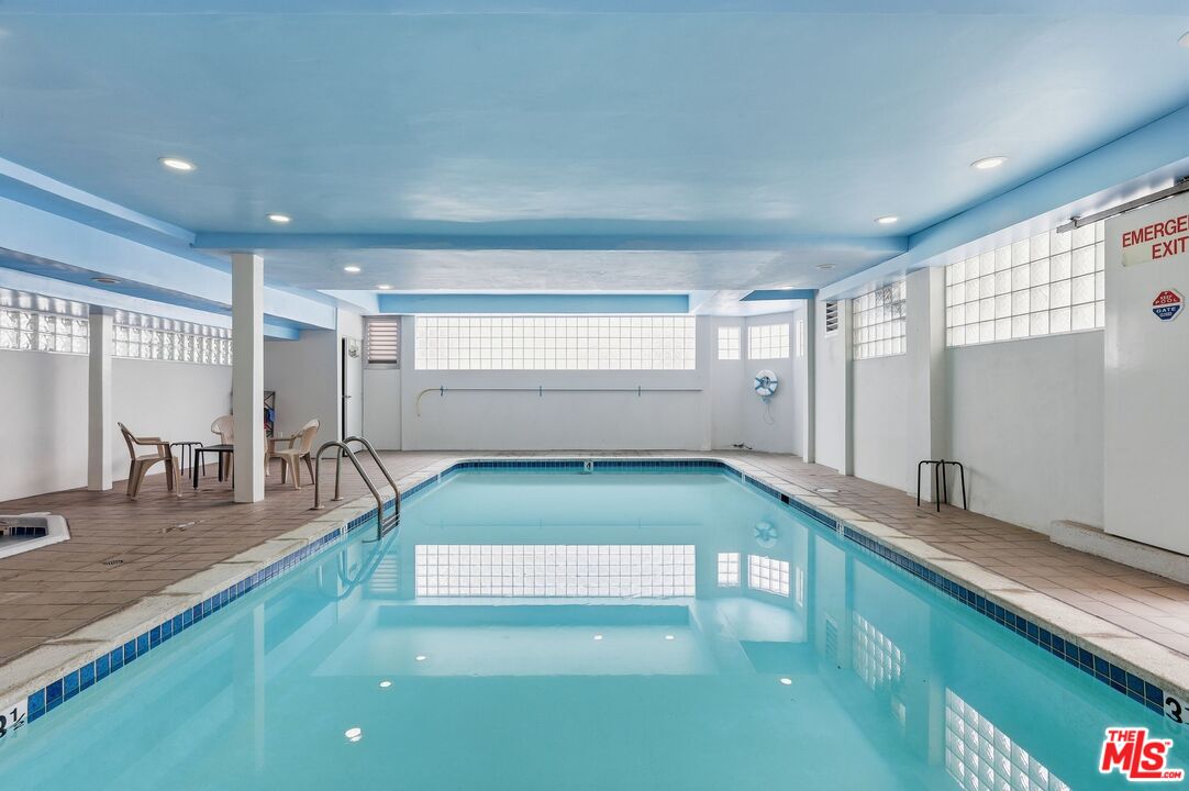 Los Angeles Condo: 1271 Stoner Avenue