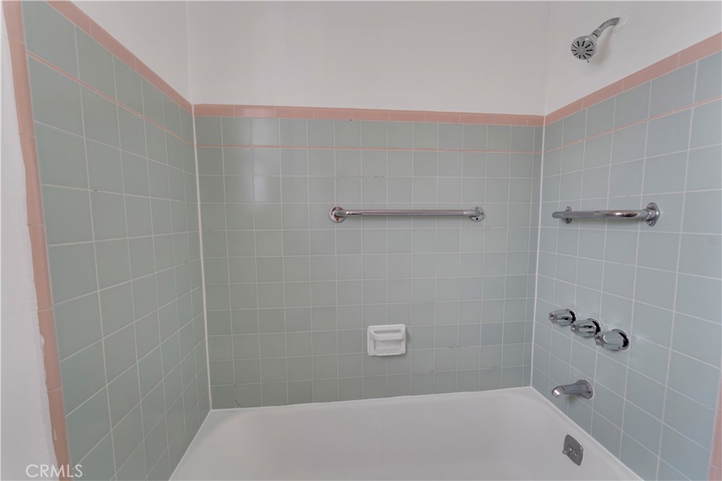 Alhambra Condo: 34 North 1st Street