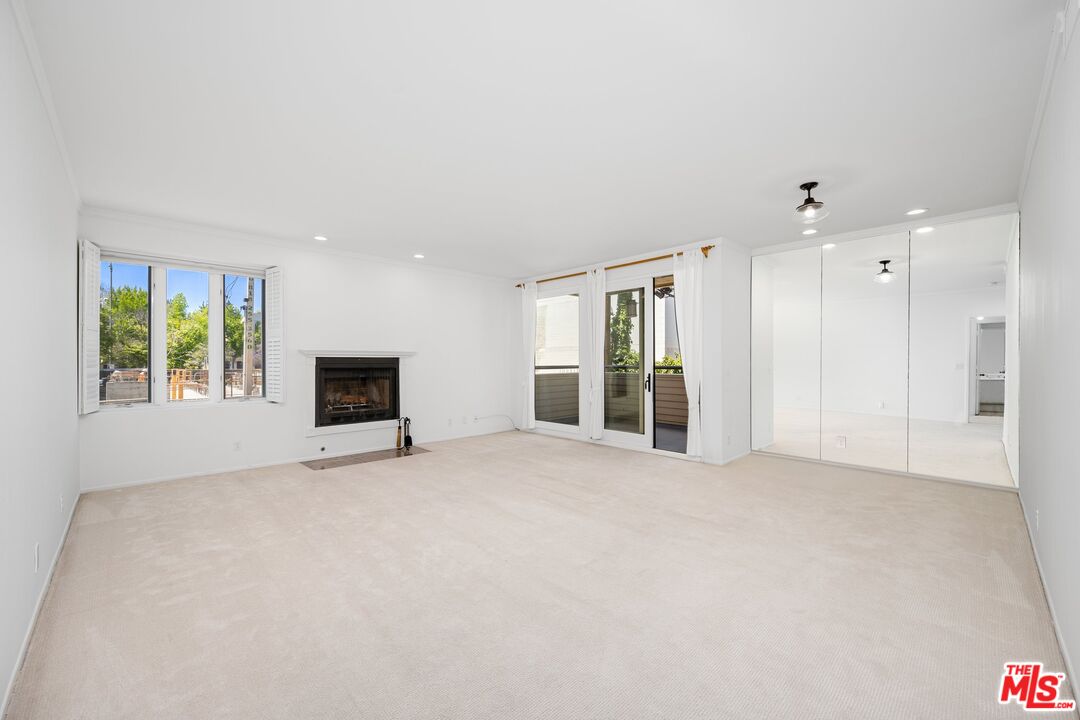 Los Angeles Condo: 1808 Manning Avenue