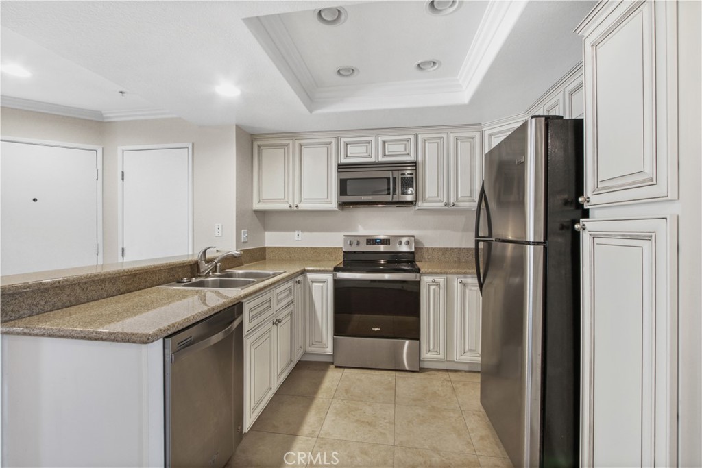 Tustin Condo: 2800 Keller Drive