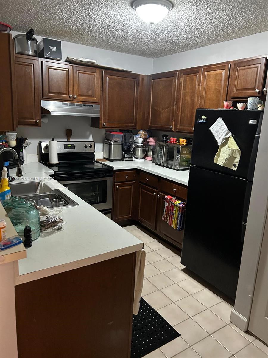 Pembroke Pines Condo: 351 Palm Way