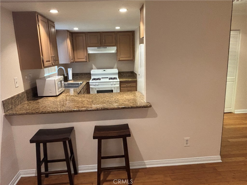 Glendale Condo: 618 North Howard Street