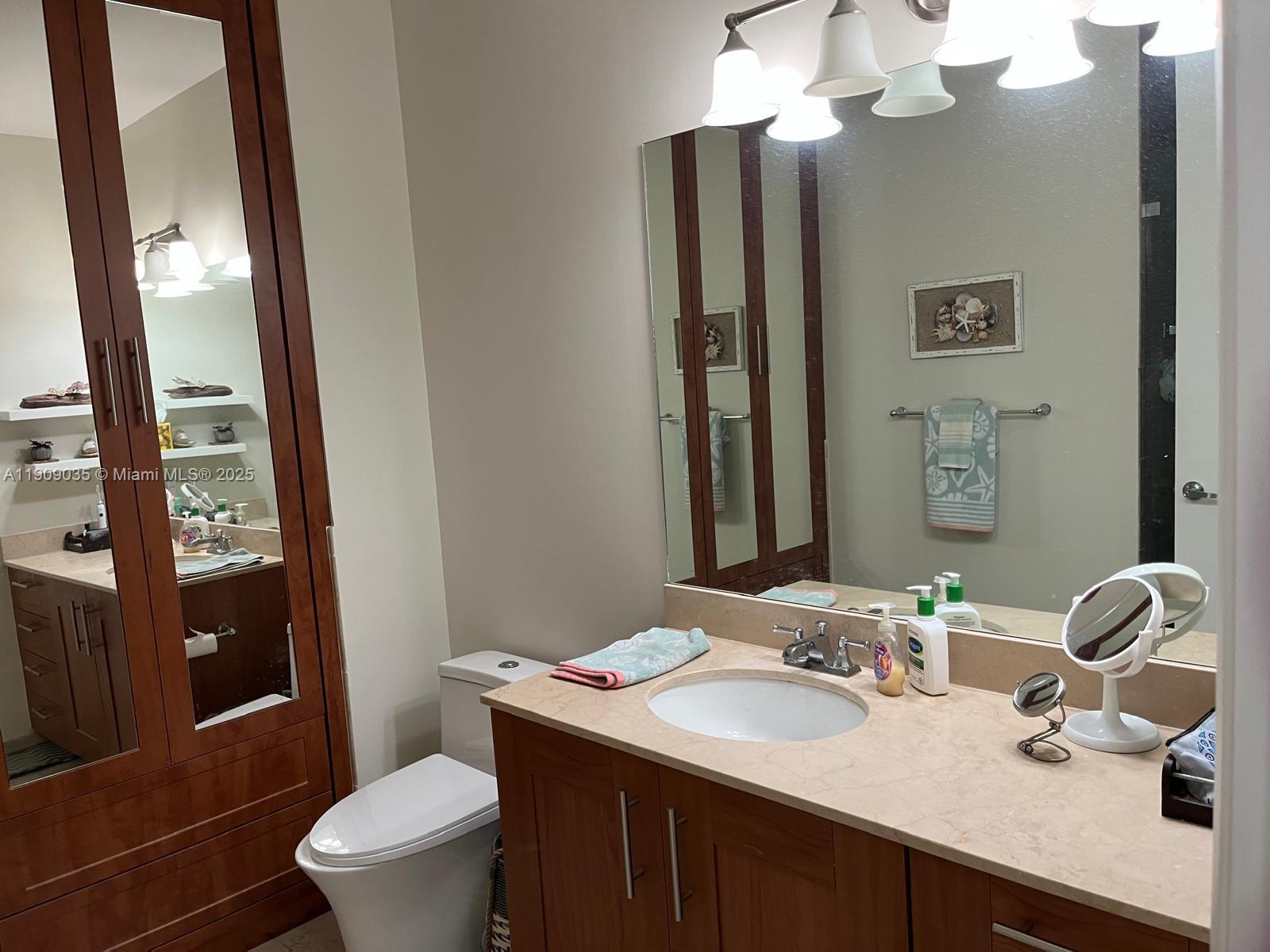 Coral Gables Condo: 1300 Ponce De Leon