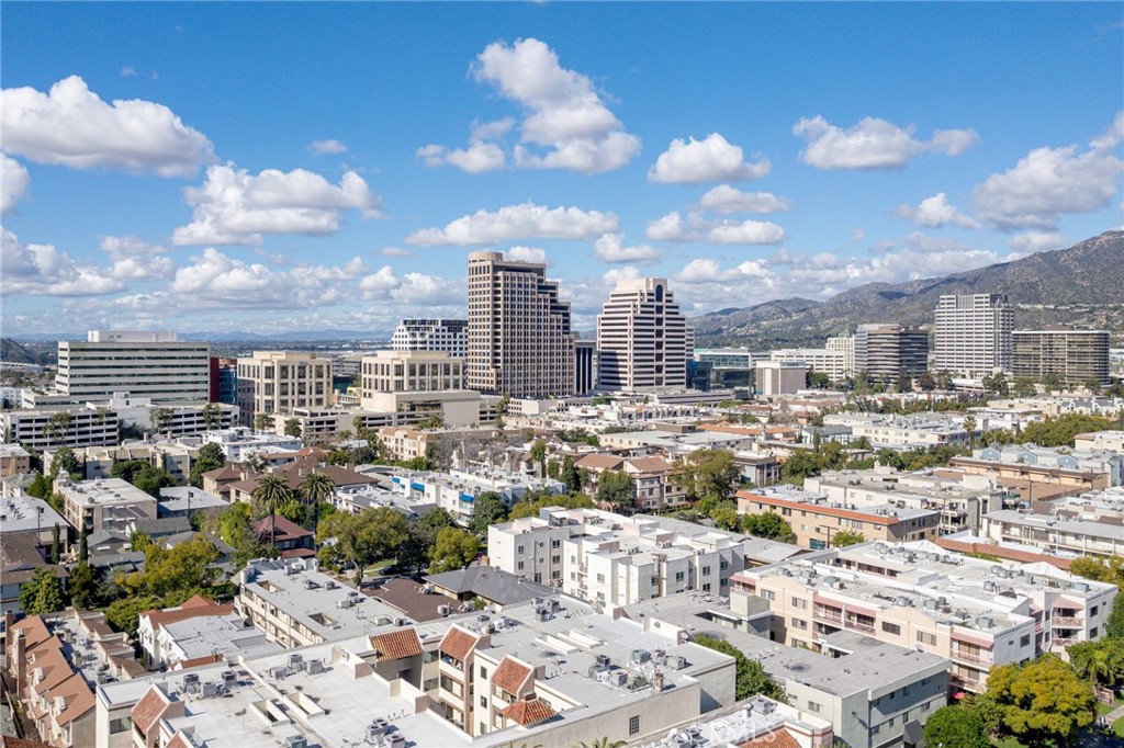 Glendale Condo: 310 North Jackson Street