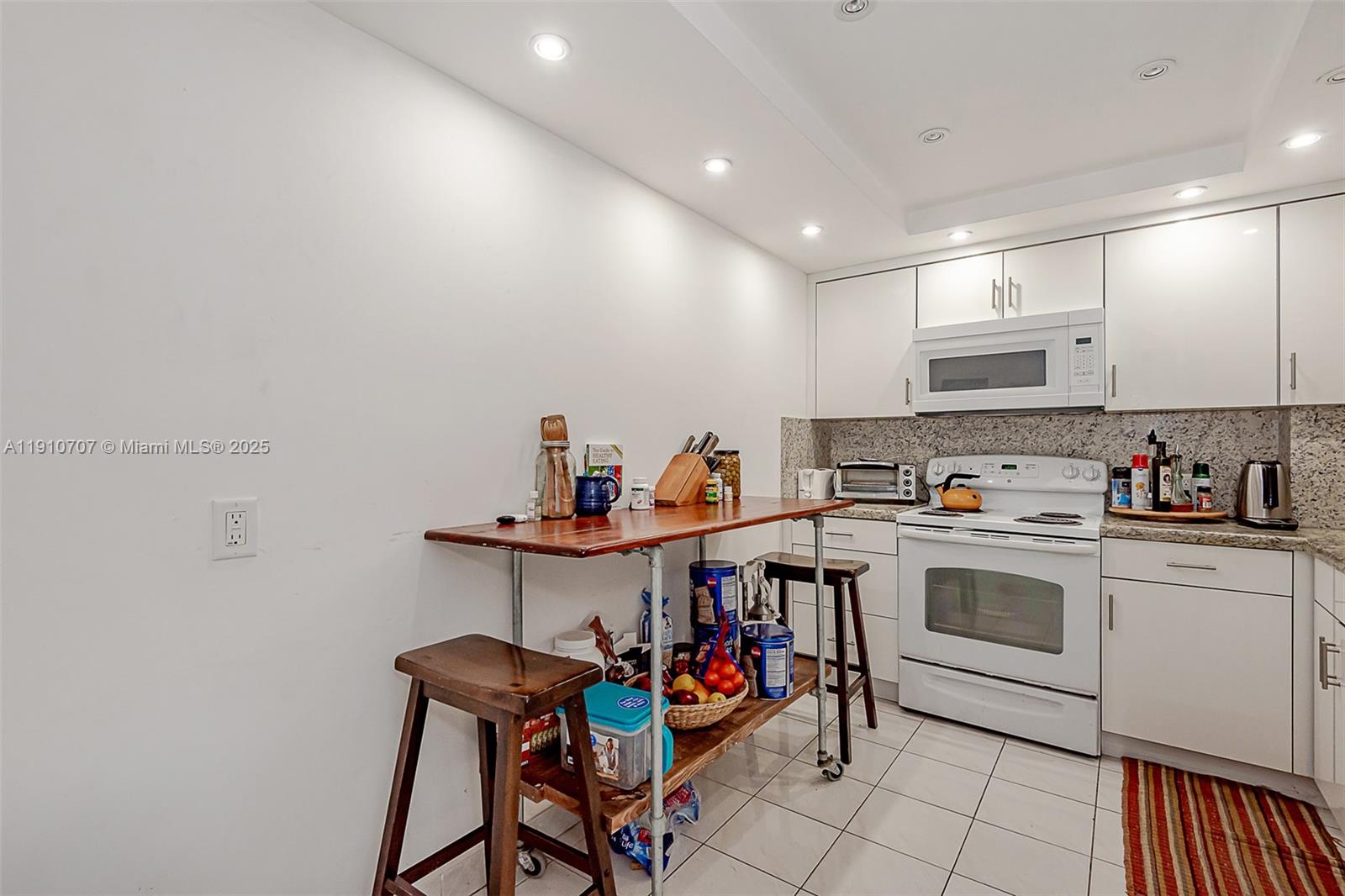 Sunny Isles Beach Condo: 100 Bayview Drive