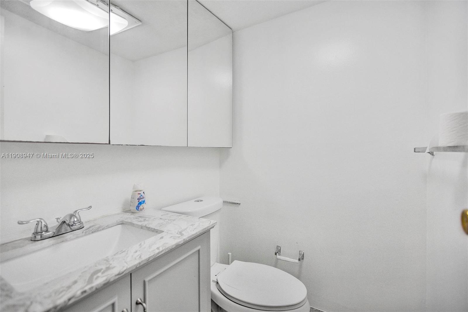 Sunny Isles Beach Condo: 200 172nd Street