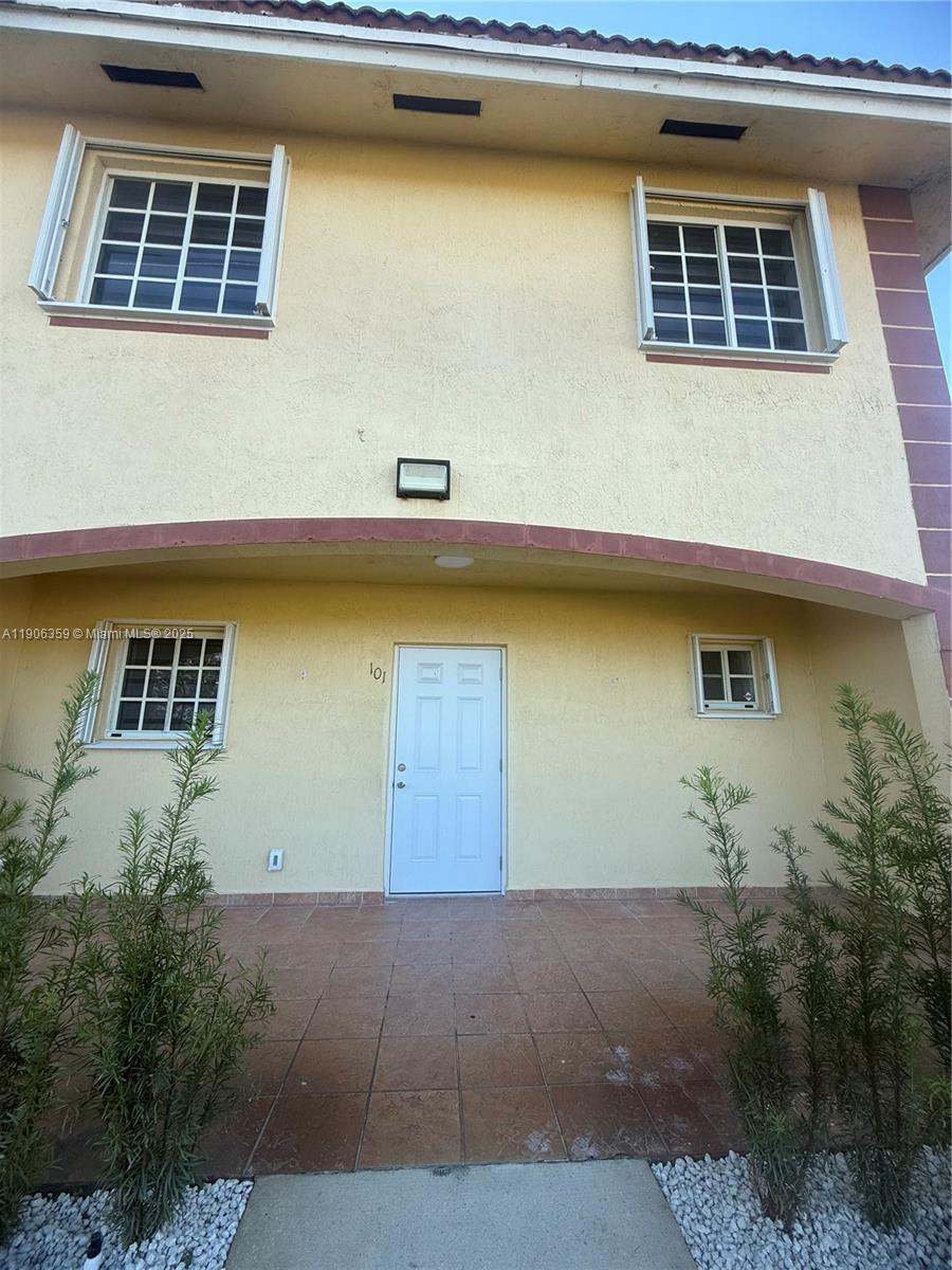 Hialeah Condo: 6752 Northwest 182nd Street