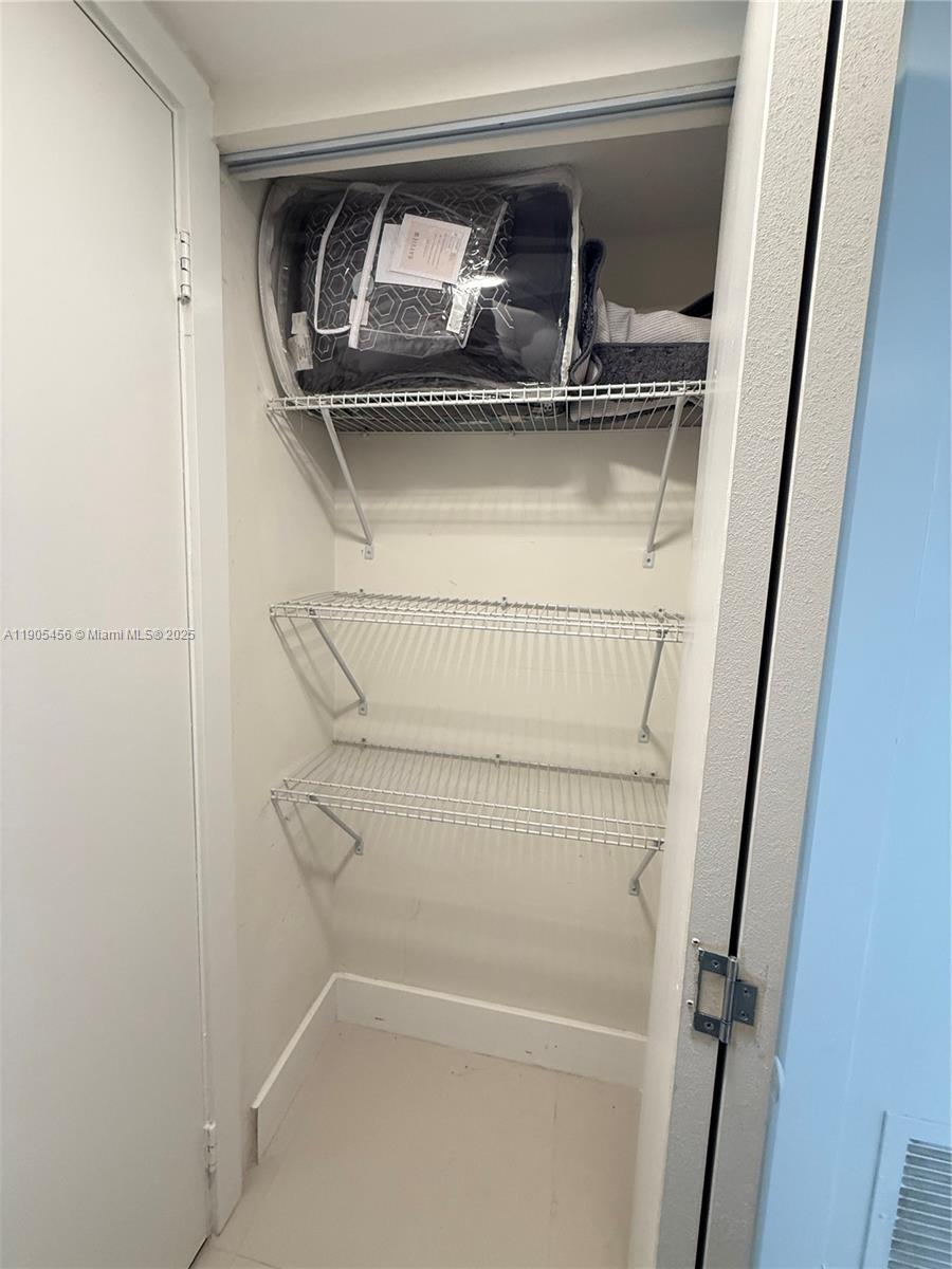 Aventura Condo: 2780 Northeast 183rd Street