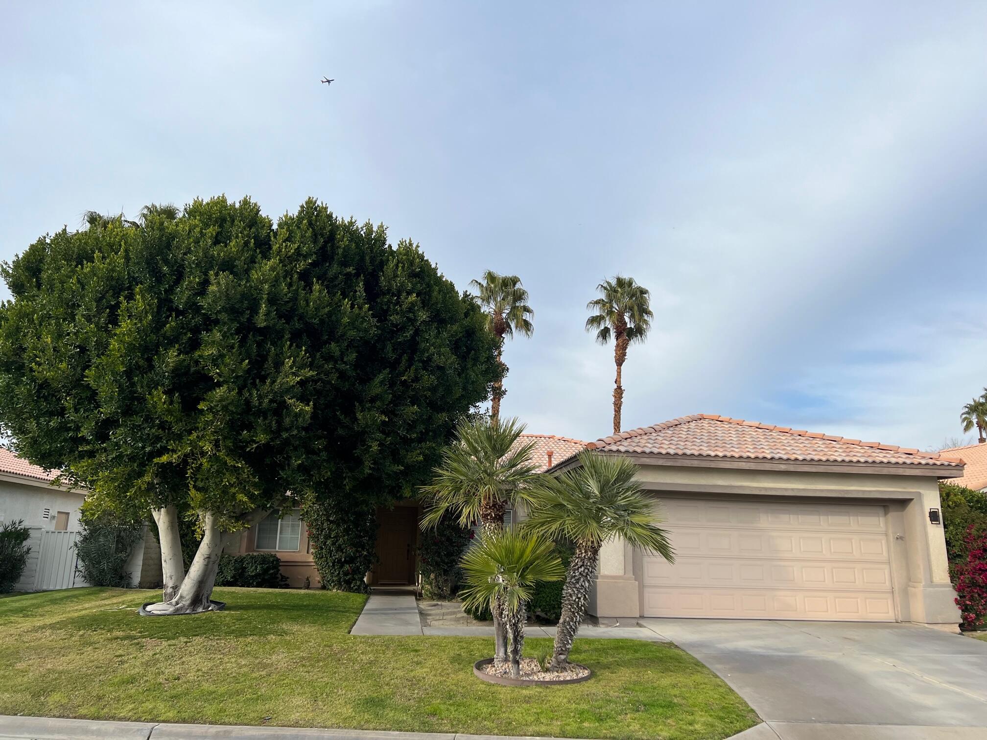 Palm Desert Condo: 248 Strada Fortuna