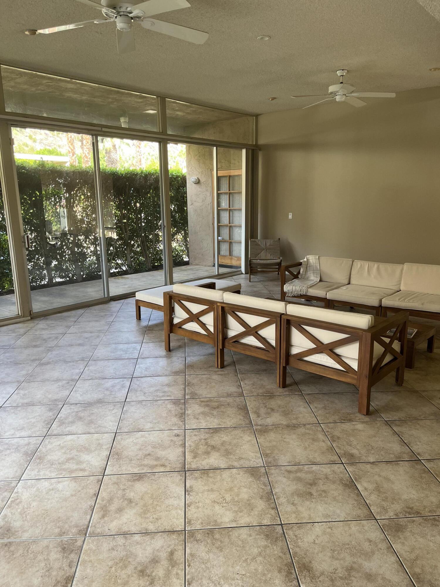 Palm Springs Condo: 555 West Baristo Road