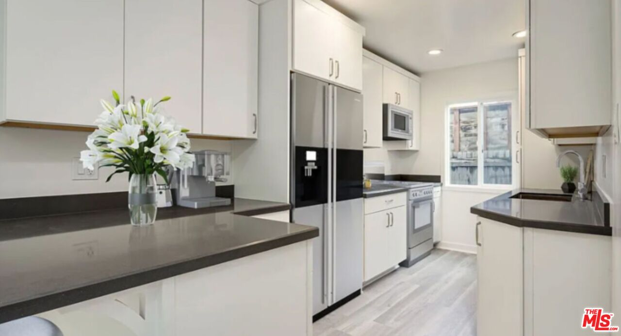 Venice Condo: 656 Indiana Avenue