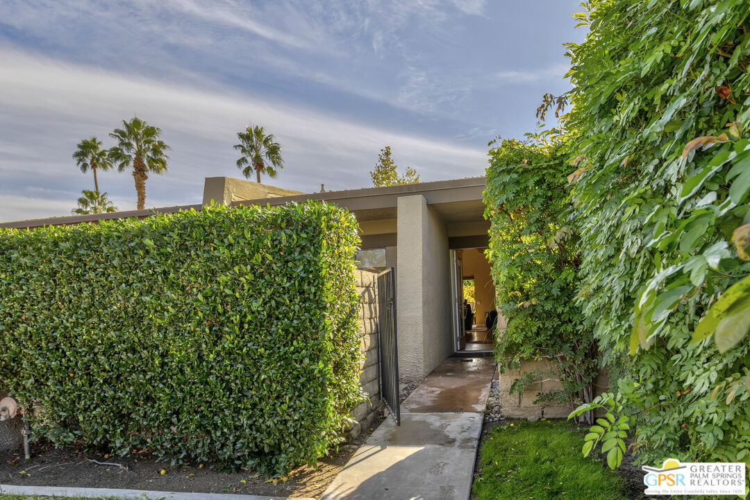 Palm Springs Condo: 1183 Tiffany Circle South