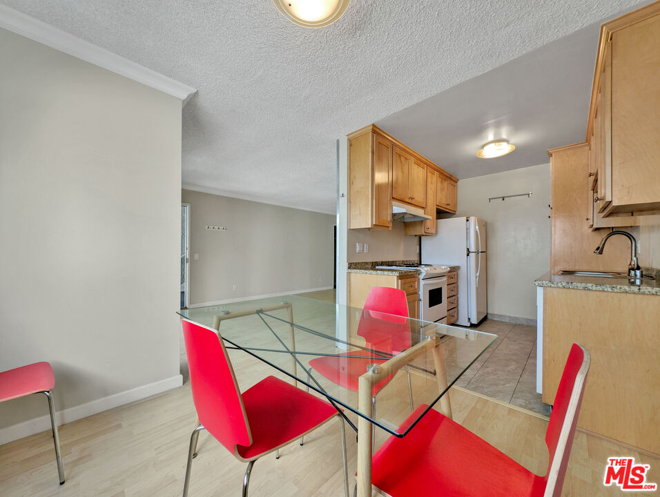 Santa Monica Condo: 1538 11th Street