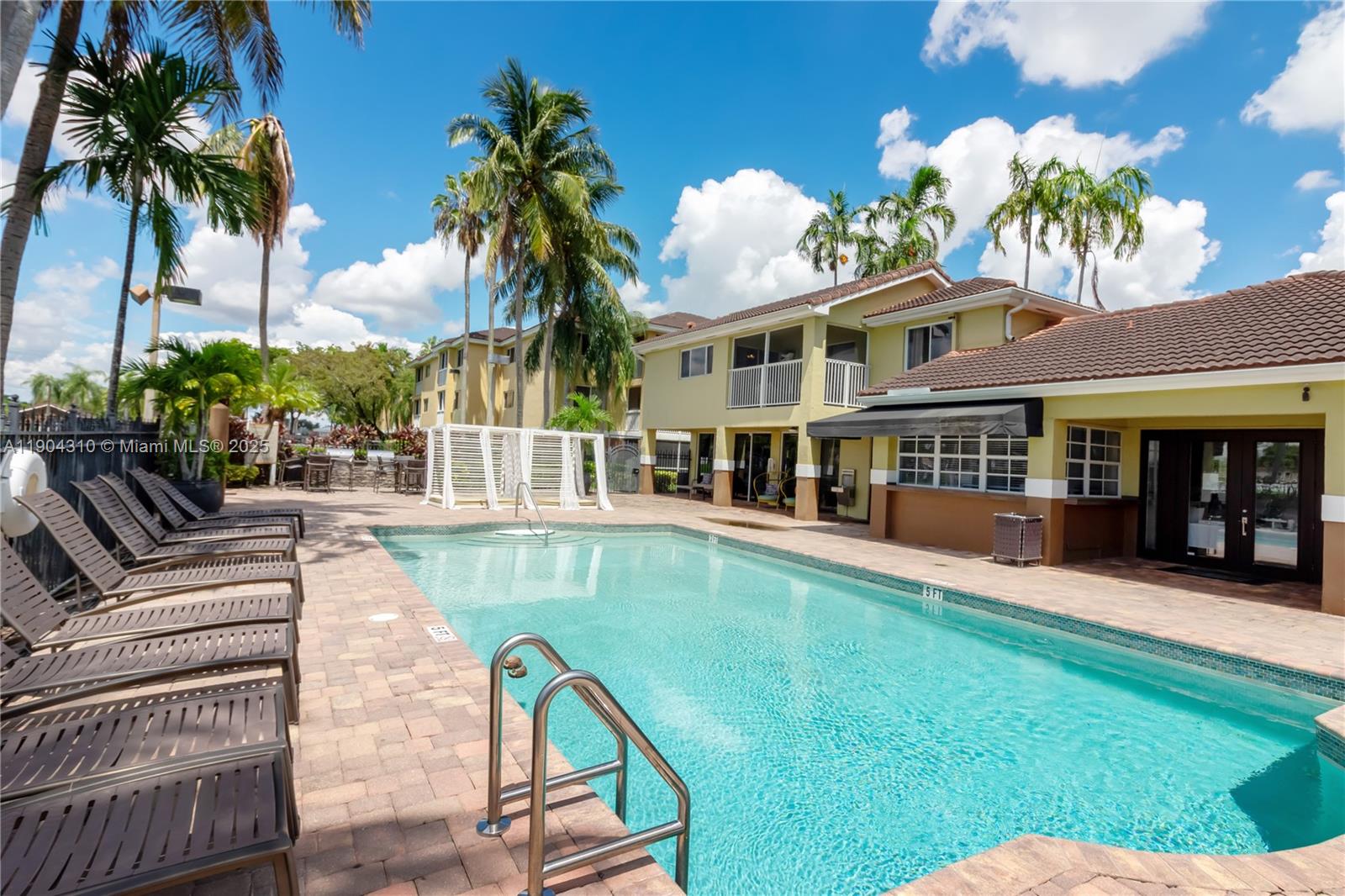 Hialeah Condo: 17200 Northwest 64th Avenue