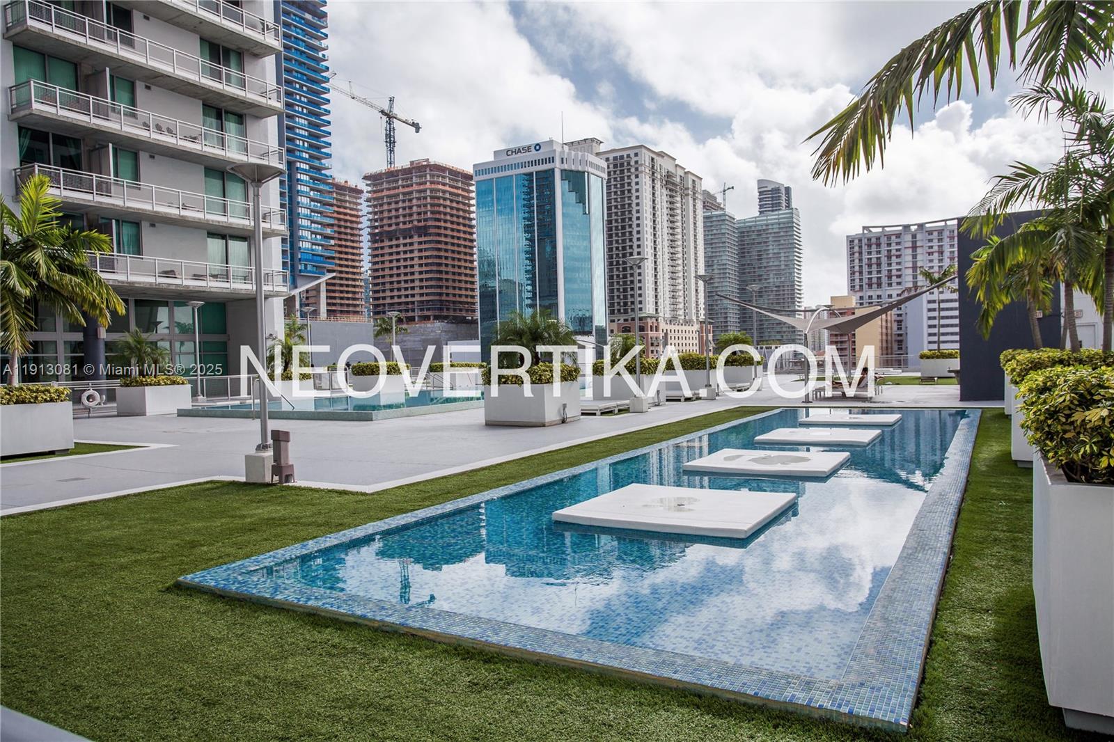 Miami Condo: 690 Southwest 1st Court