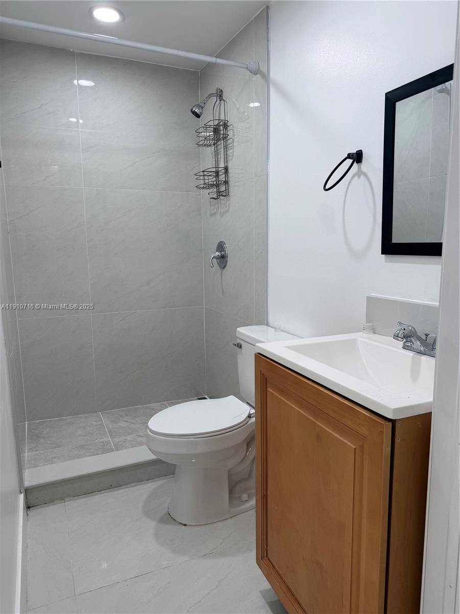 Hollywood Condo: 7511 Farragut Street