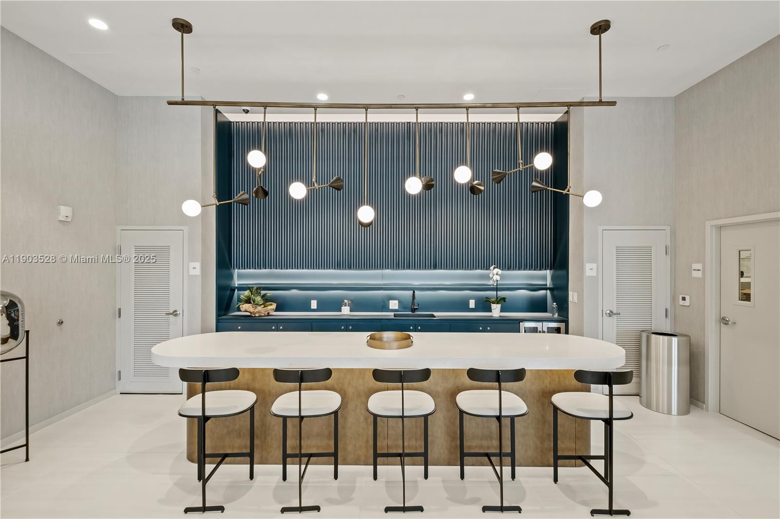 Hallandale Beach Condo: 101 Diplomat Parkway