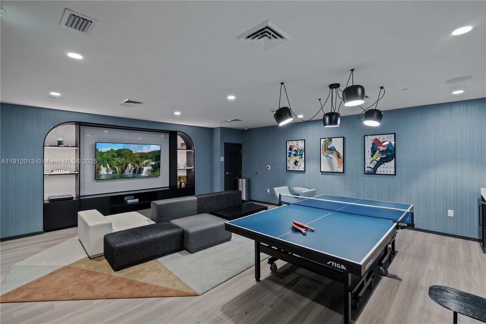 Hallandale Beach Condo: 101 Diplomat Parkway