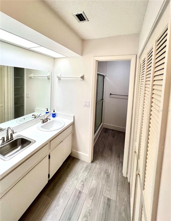 Oldsmar Condo: 60 Iris Place