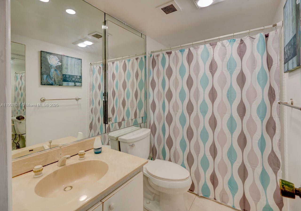 Hallandale Beach Condo: 1965 South Ocean Drive