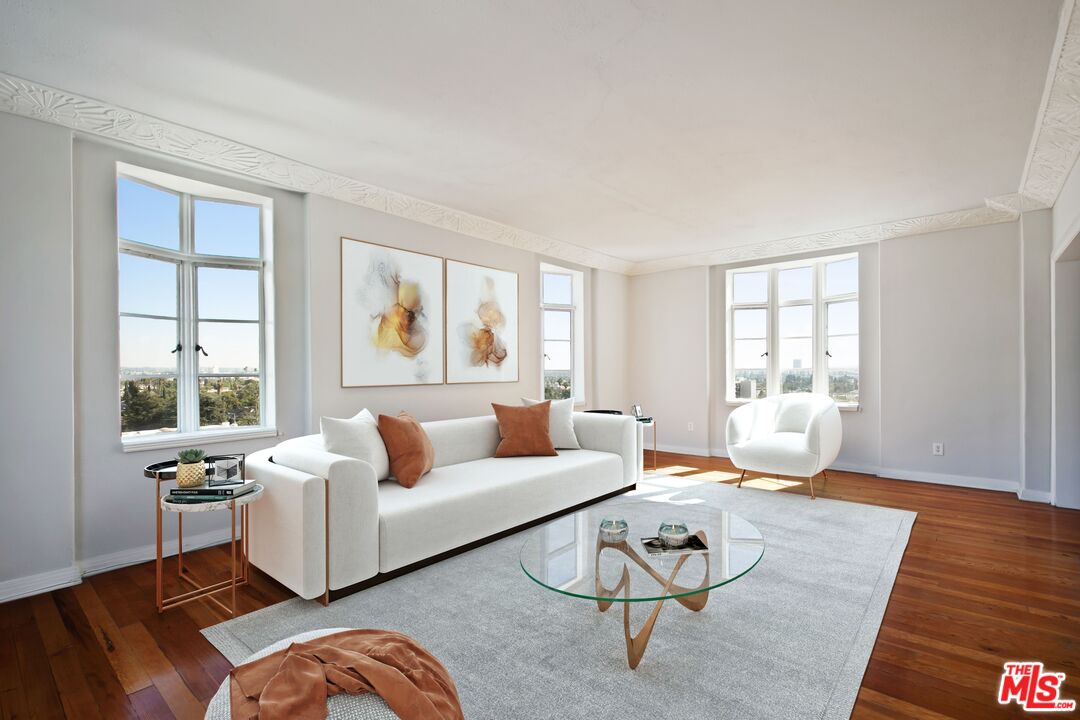 West Hollywood Condo: 1314 North Hayworth Avenue