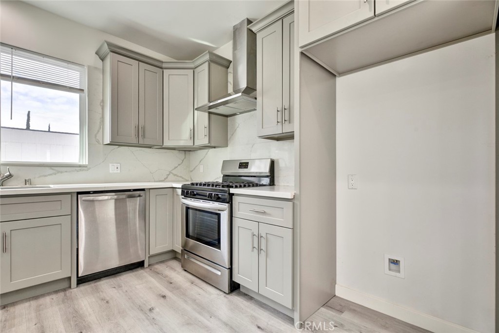 Sunland Condo: 10343 Jardine Avenue