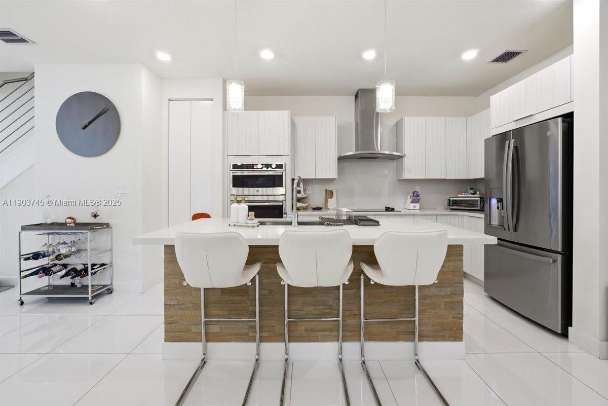 Doral Condo: 6611 Northwest 102nd Path