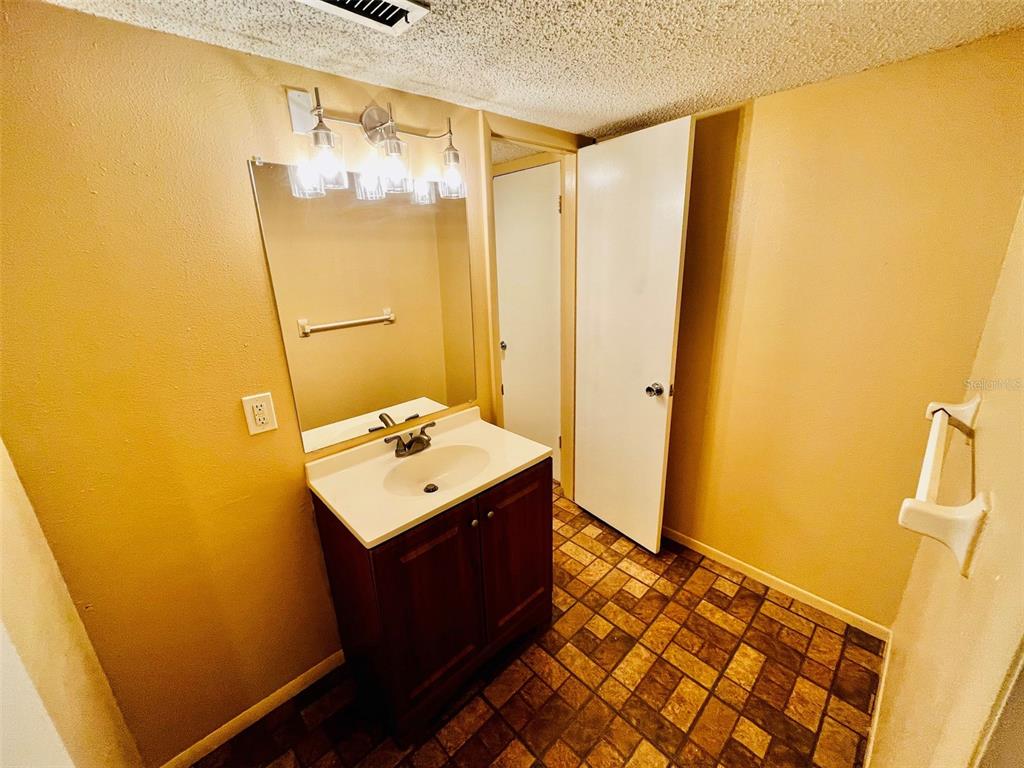 Tampa Condo: 7529 Pitch Pine Circle