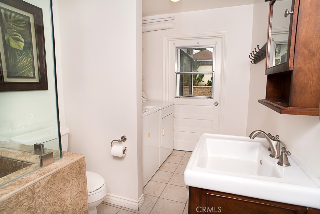 West Hills Condo: 7527 Sedan Avenue