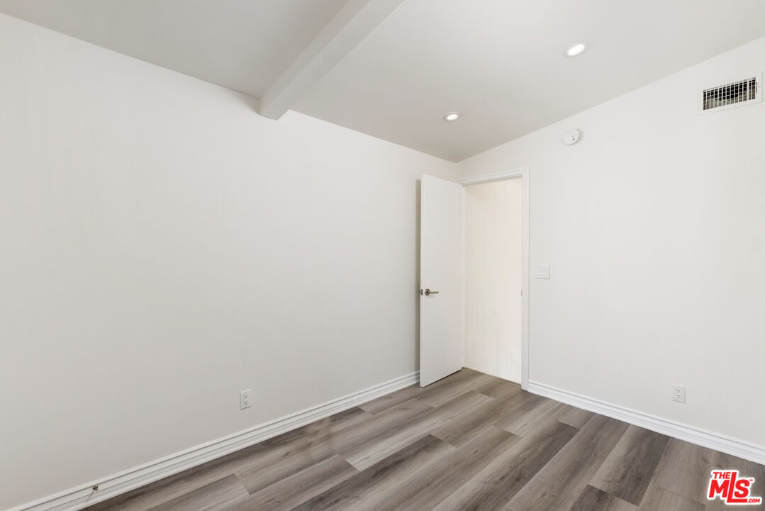 Van Nuys Condo: 6212 Fulton Avenue